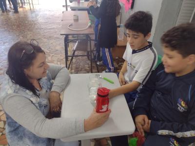 Escola LeocÃ¡dio JosÃ© Correia realizou a Feira de CiÃªncias com os Alunos do 5Âº ano